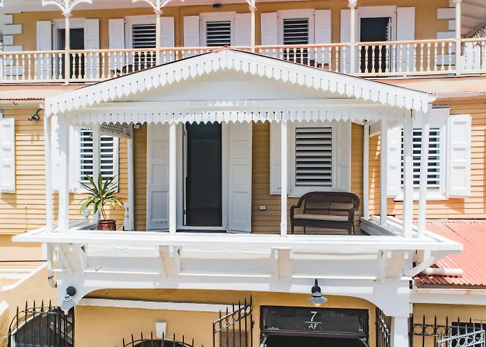 Ruff Resort At Victoria House